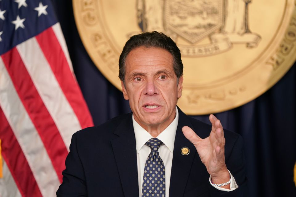 Suspenden licencias de licor a 21 bares y restaurantes por violar reglas contra el&nbsp;COVID-19