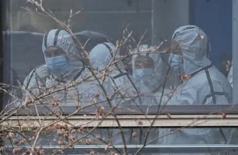 OMS sigue buscando respuestas en Wuhan aunque lucen&nbsp;esquivas