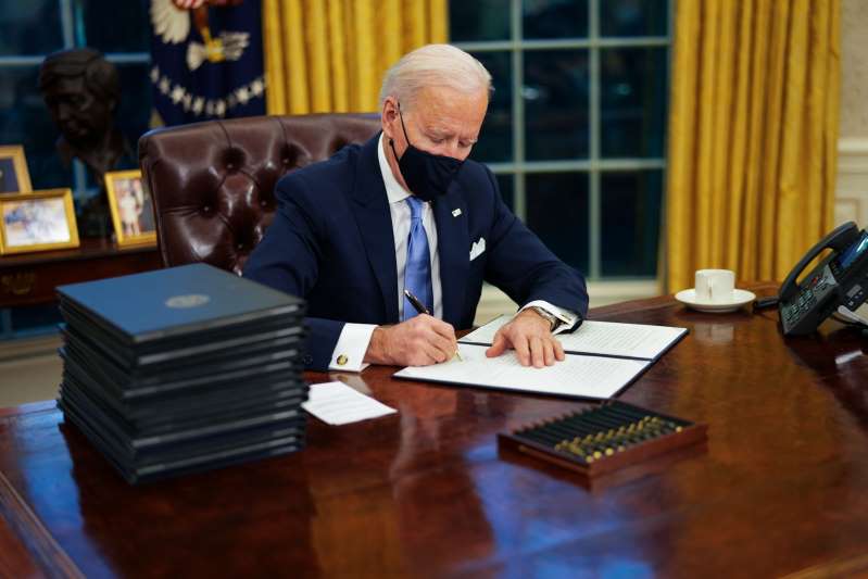 Biden modera optimismo de EEUU por buenas cifras del&nbsp;empleo