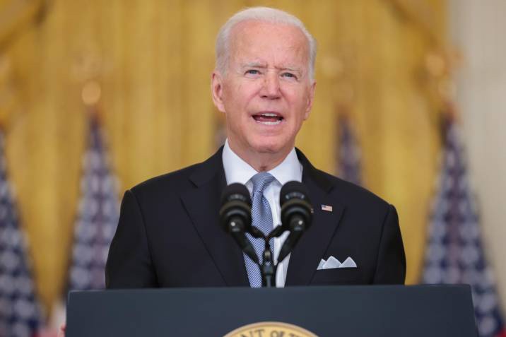 Biden dice retirada de Afganistán depende del&nbsp;talibán