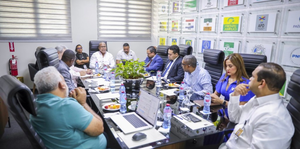 JCE socializa con miembros del PRM aspectos para el montaje de sus&nbsp;primarias