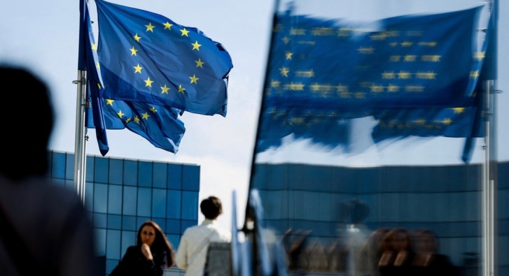 Comité de Representantes Permanentes de la UE aprueba el embargo al suministromarítimo de petróleo ruso y ladesconexión del SWIFT de su mayor&nbsp;banco