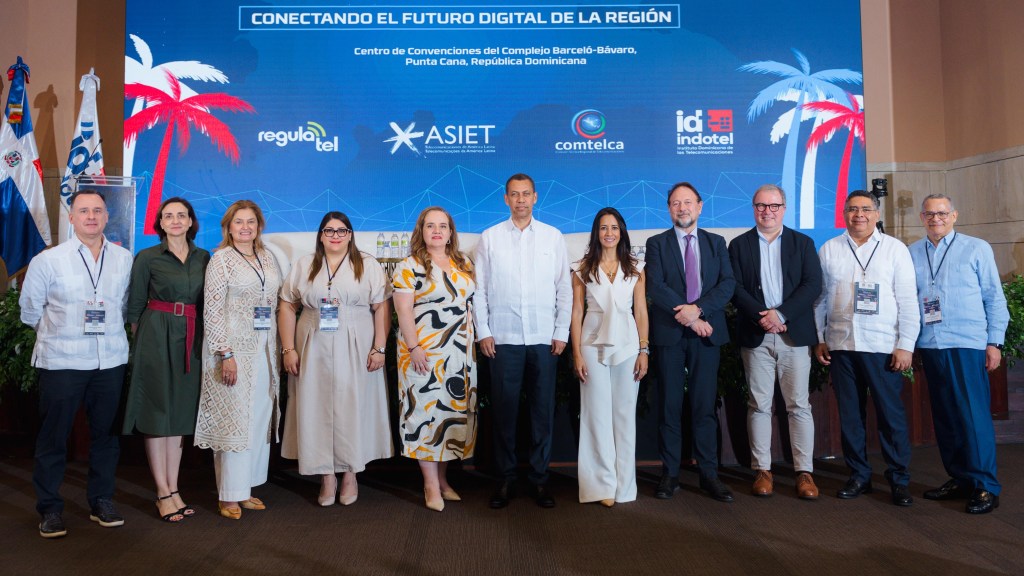 Cumbre REGULATEL 2025 inicia en República Dominicana con llamado a fortalecer la inclusión digital&nbsp;regional
