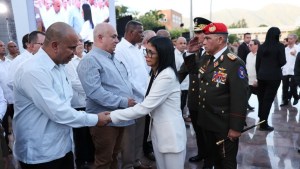 Delcy Rodríguez rinde homenaje a los caídos durante los bombardeos&nbsp;estadounidenses