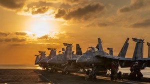 «Mayor despliegue de tropas en una generación»: EE.UU. revela el gran número de fuerzas para atacar&nbsp;Irán