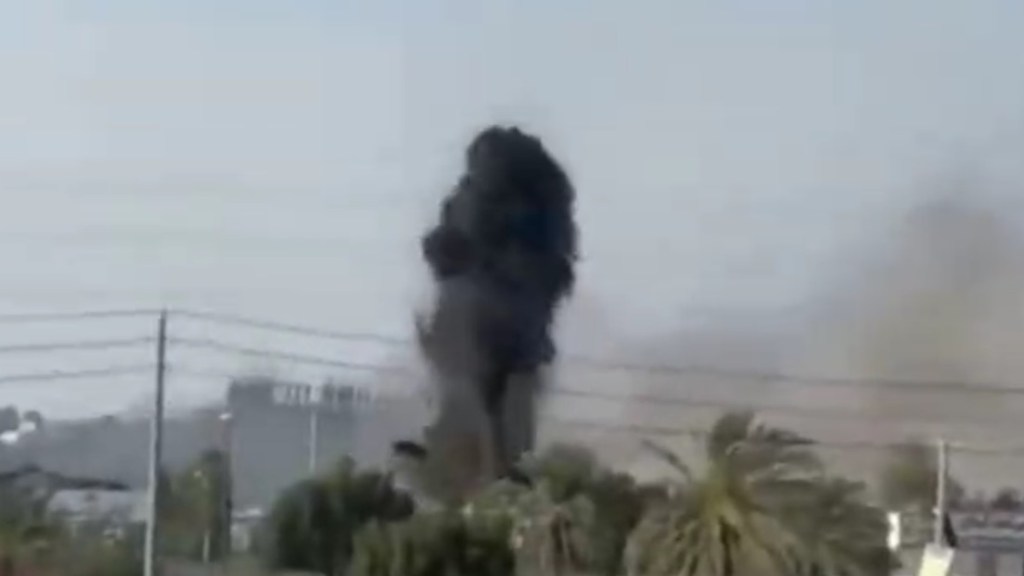 Momento en que un misil impacta una escuela iraní durante ataque de EE.UU. e Israel