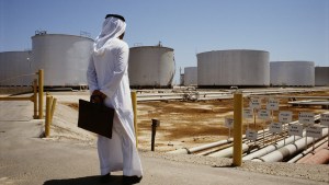 «Mejor llamo a Irán»: compradores de crudo saudí asumen que Teherán marca el&nbsp;calendario