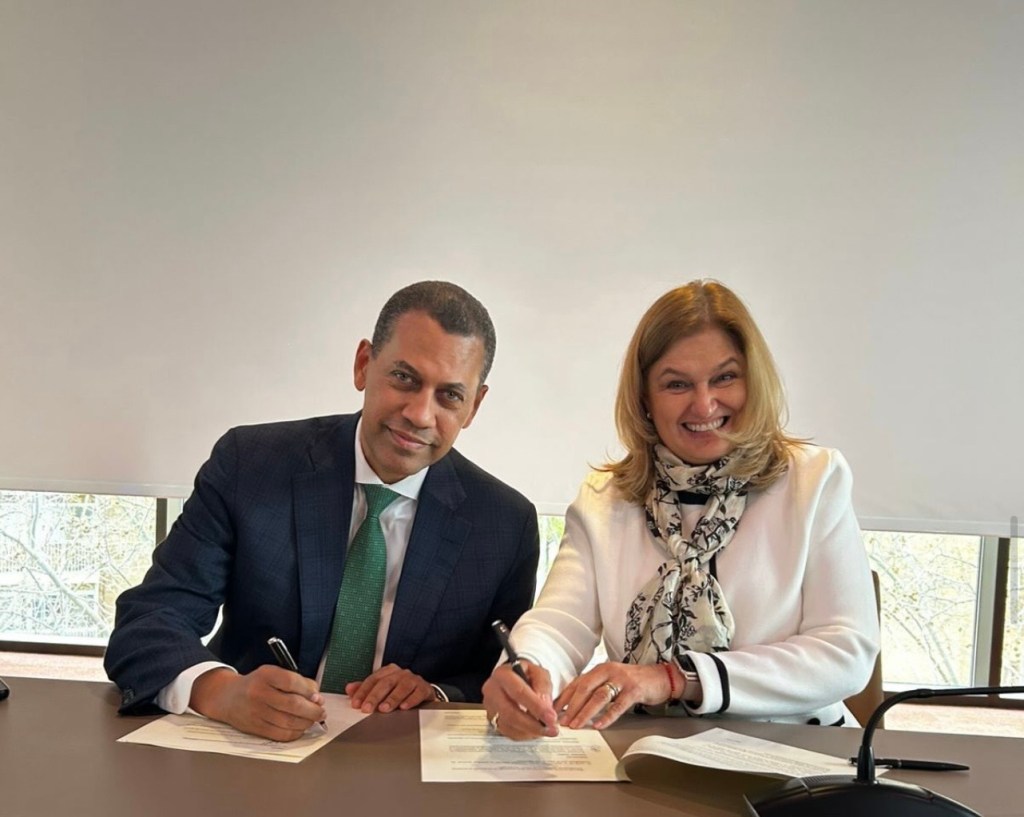 Indotel firma acuerdos de cooperación en Barcelona con ASIET y la CRC para fortalecer capacidades regulatorias