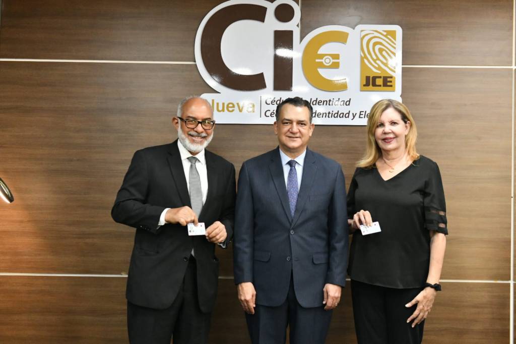 Persio Maldonado resalta trascendencia de nueva cédula para la modernización del Estado y el sistema electoral