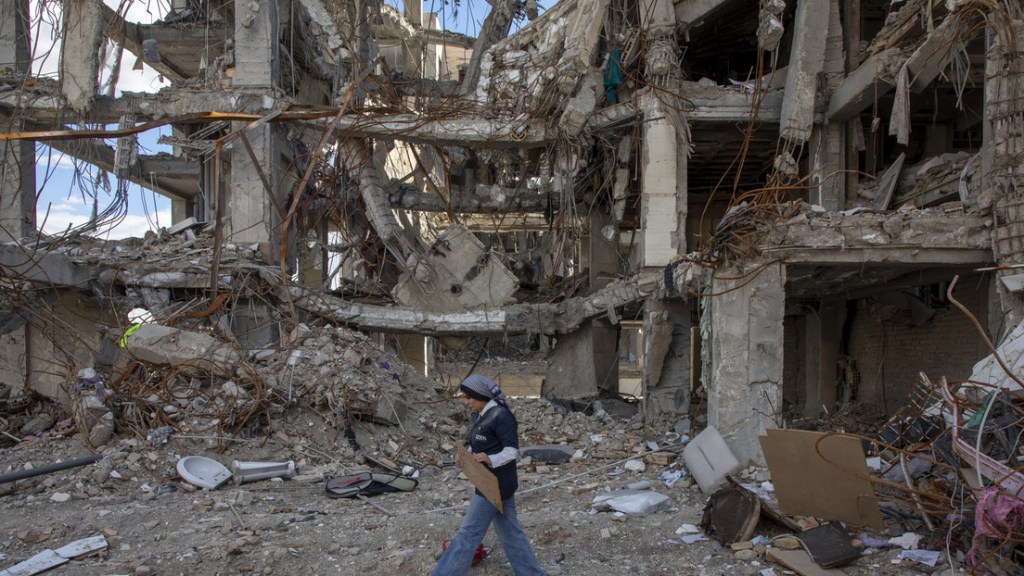 «Vil en todos los niveles»: Carlson acusa a Trump de «destrozar» la Pascua con su mensaje a&nbsp;Irán