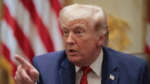 Trump: «Acepto suspender los bombardeos y ataques contra Irán durante dos semanas»