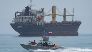 El CGRI anuncia la incautación de un barco sospechoso de colaborar con el Ejército de&nbsp;EE.UU.