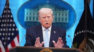 Trump anuncia la suspensión temporal del ‘Proyecto Libertad’ en el estrecho de&nbsp;Ormuz