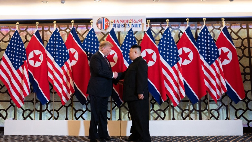 Trump ordena reducir ejercicios militares con Seúl por su «muy buena relación con Kim&nbsp;Jong-un»